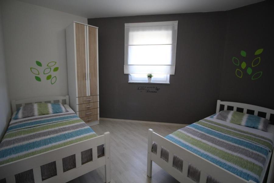 Apartments "Sun-Mauro" - Suitable For Groups Of People Novalja Exterior photo
