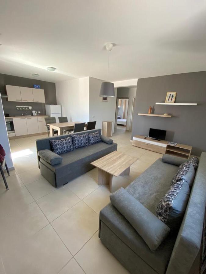 Apartments "Sun-Mauro" - Suitable For Groups Of People Novalja Exterior photo